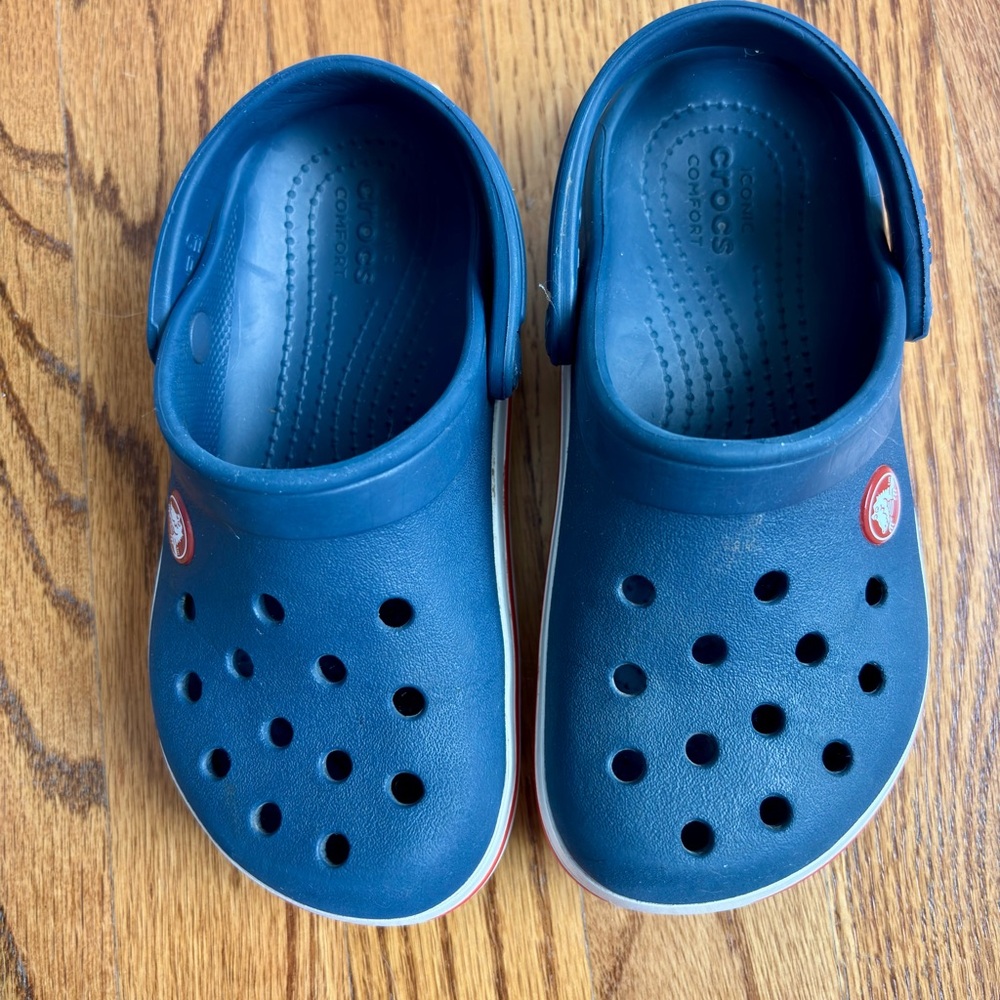 Little Kids CROCS - Great Used Condition - Picture 6 of 6